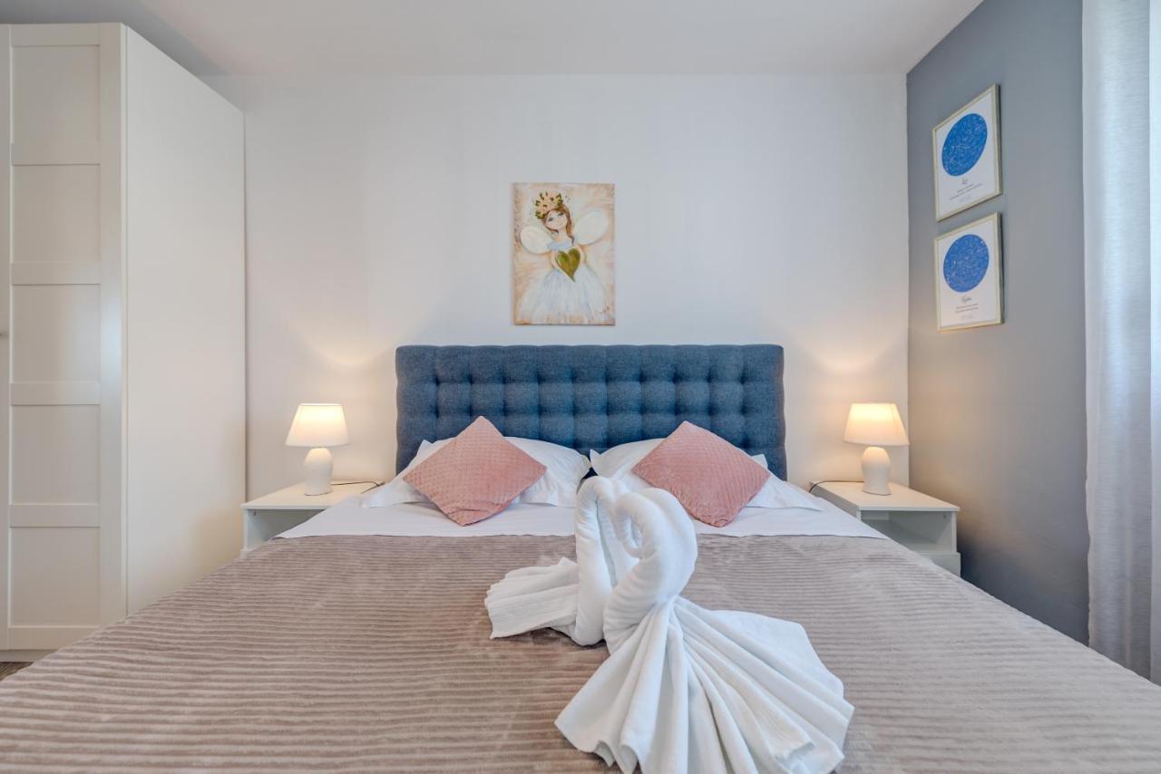 Summer Orchid - Spacious Duplex By The Beach & Ps5 Stobreč Eksteriør bilde